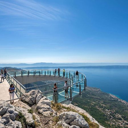 1 Bedroom Beautiful Apartment In Baška Voda Екстериор снимка