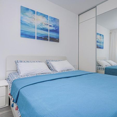 1 Bedroom Beautiful Apartment In Baška Voda Екстериор снимка