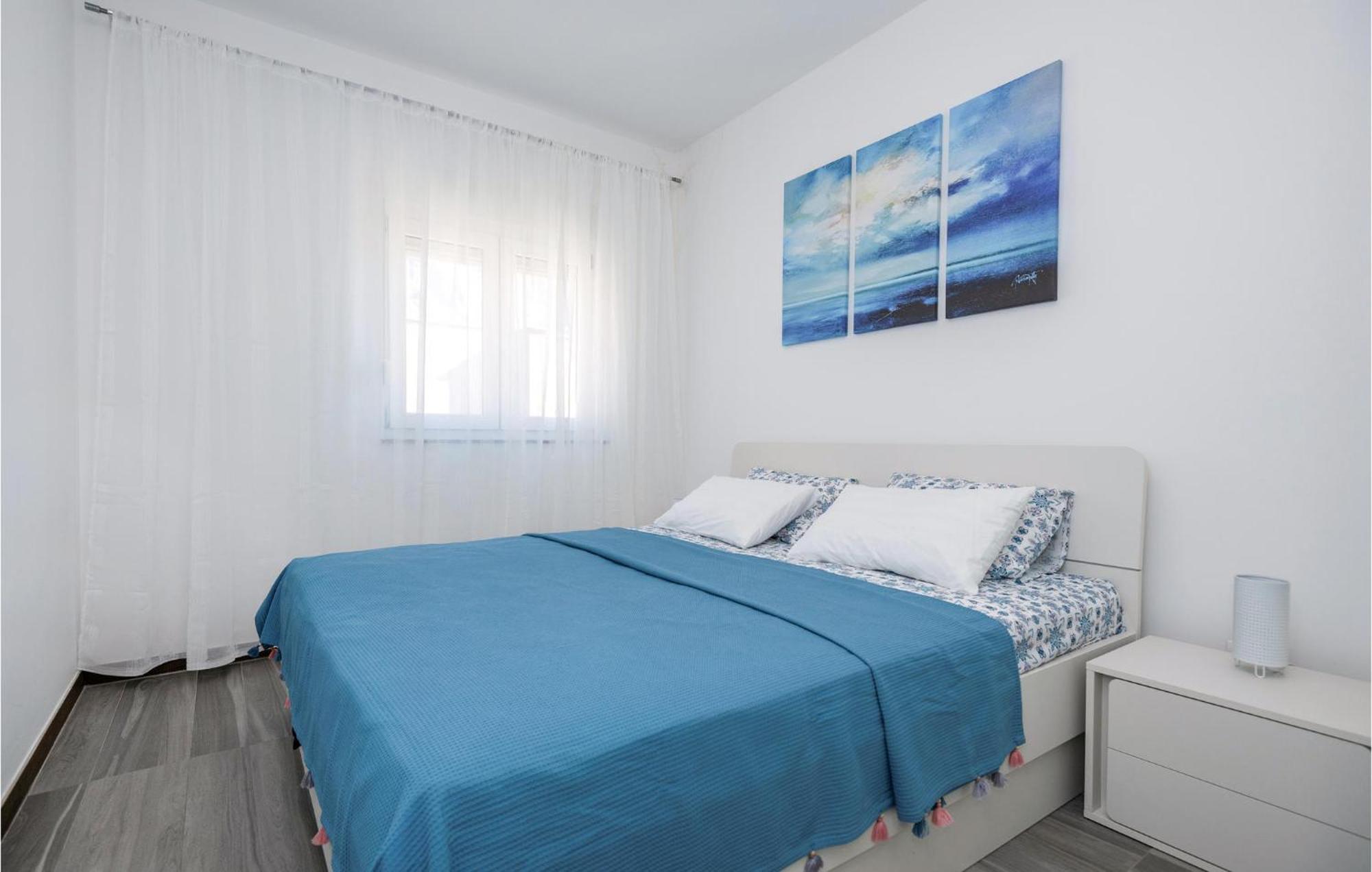 1 Bedroom Beautiful Apartment In Baška Voda Екстериор снимка