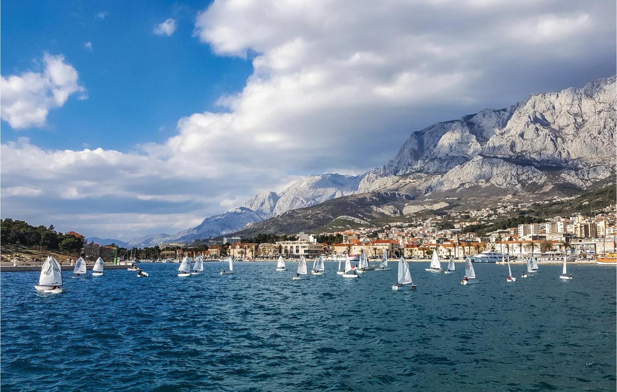 1 Bedroom Beautiful Apartment In Baška Voda Екстериор снимка