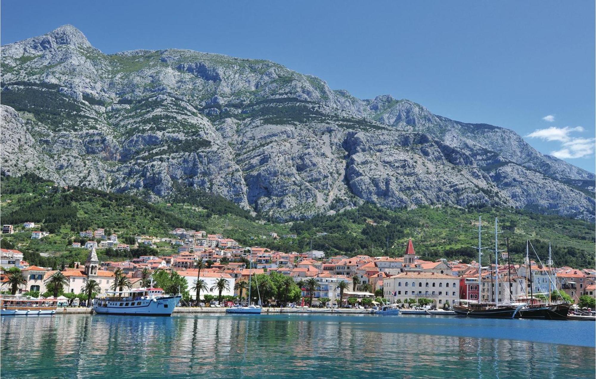 1 Bedroom Beautiful Apartment In Baška Voda Екстериор снимка