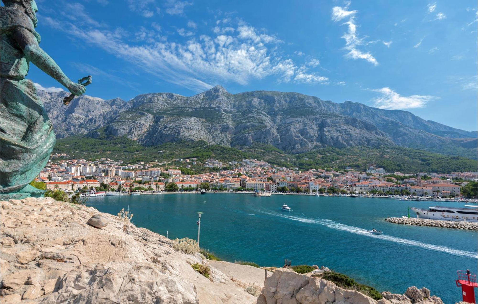 1 Bedroom Beautiful Apartment In Baška Voda Екстериор снимка