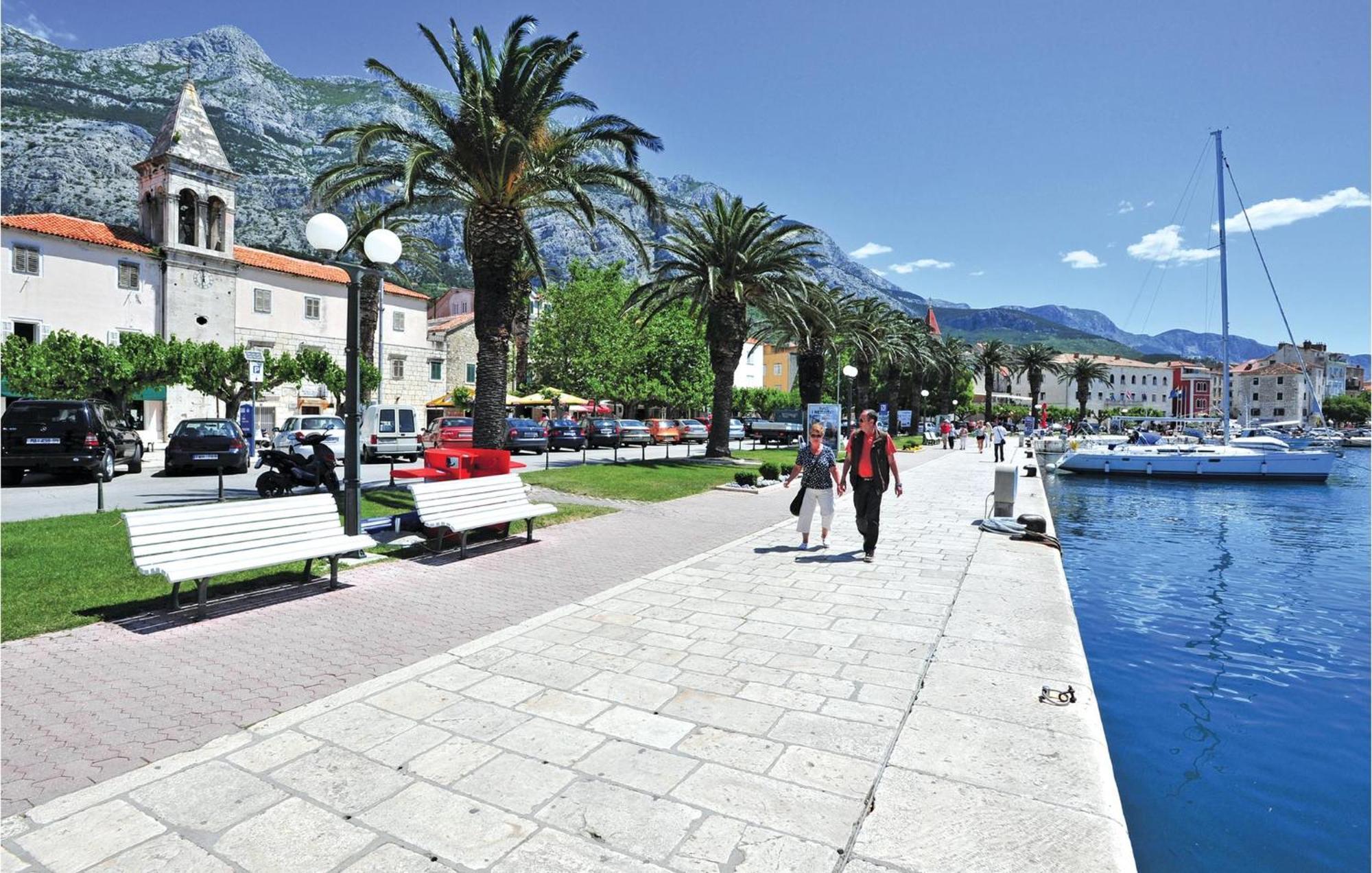 1 Bedroom Beautiful Apartment In Baška Voda Екстериор снимка
