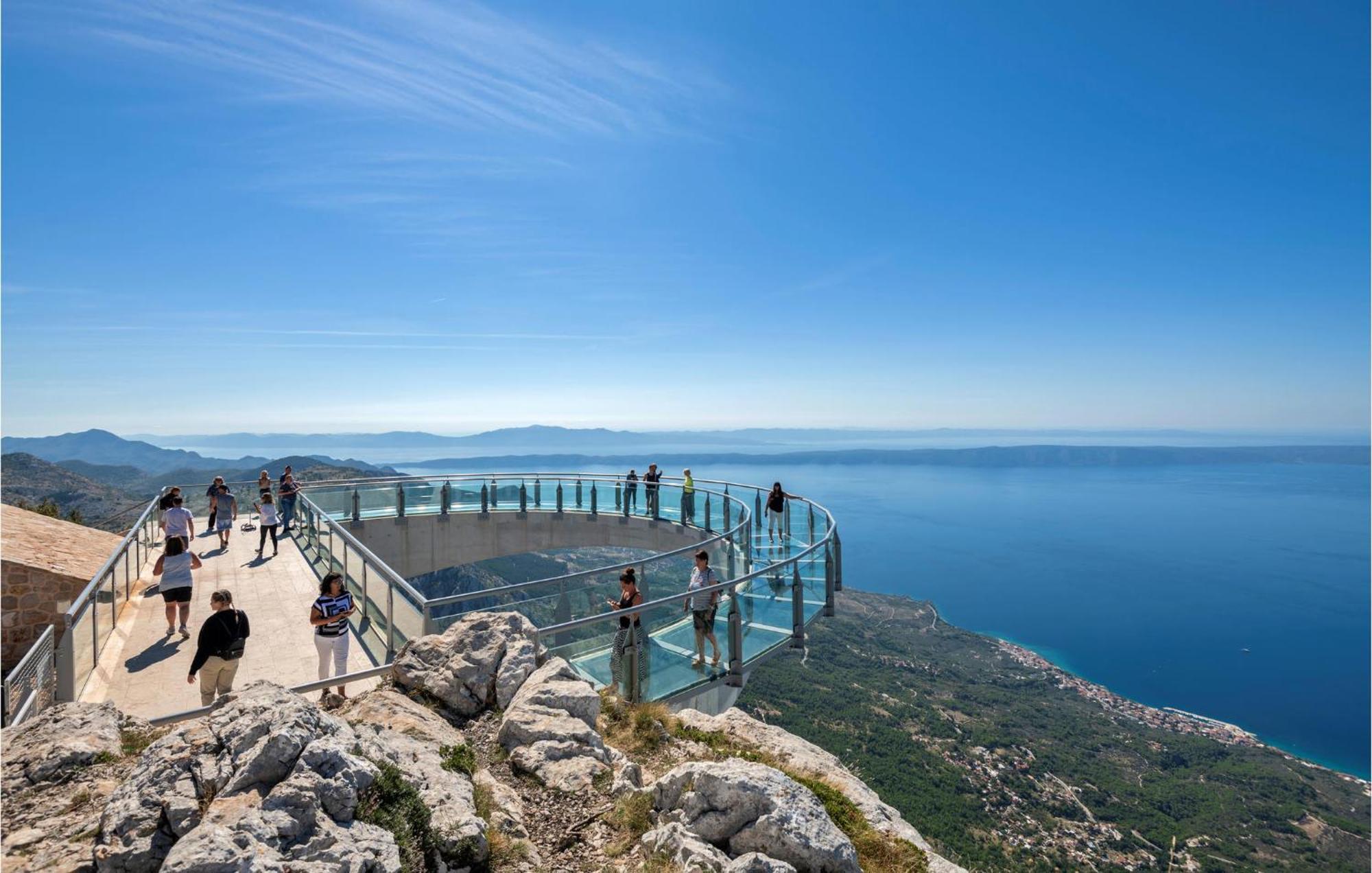 1 Bedroom Beautiful Apartment In Baška Voda Екстериор снимка