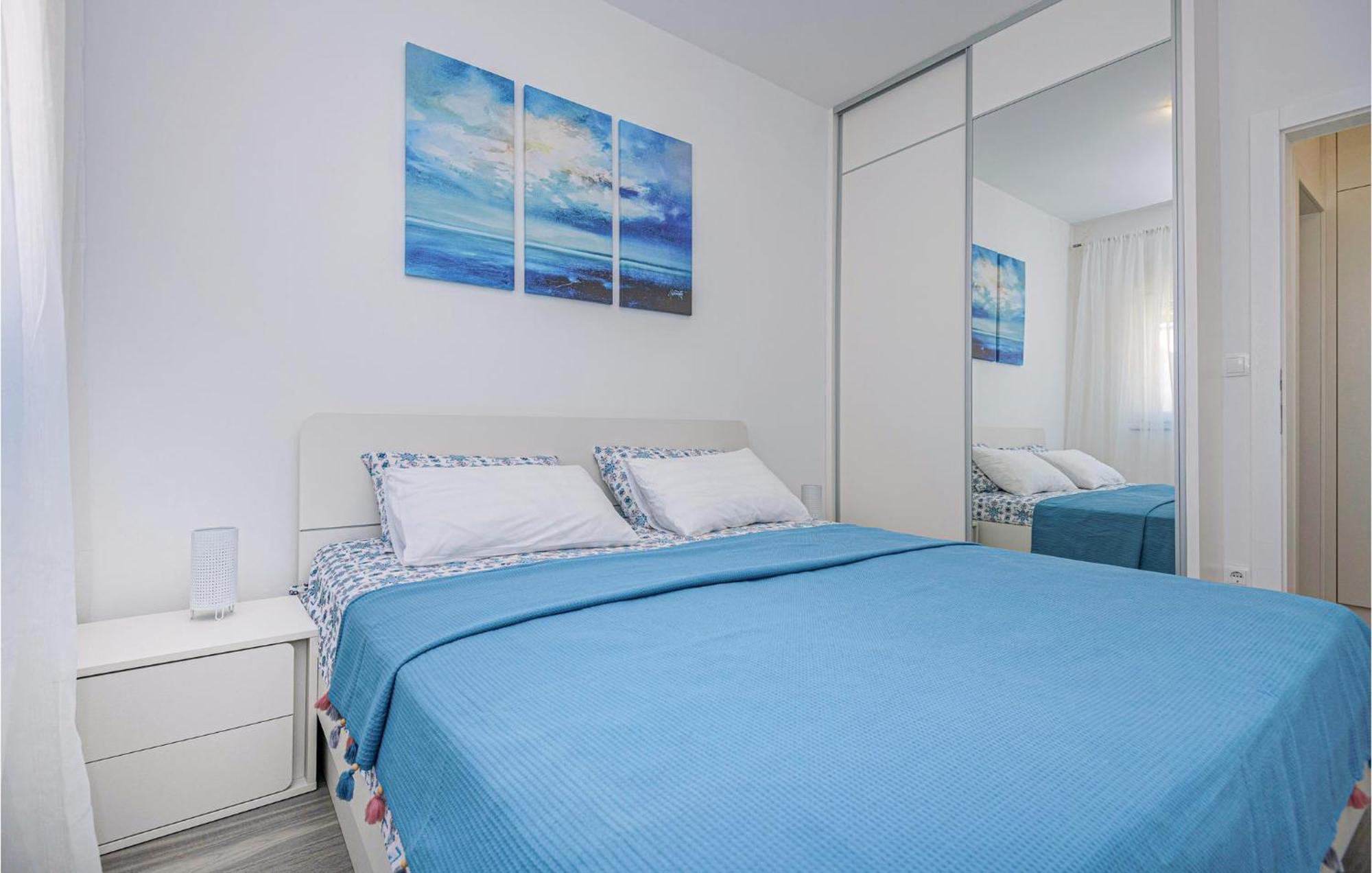 1 Bedroom Beautiful Apartment In Baška Voda Екстериор снимка