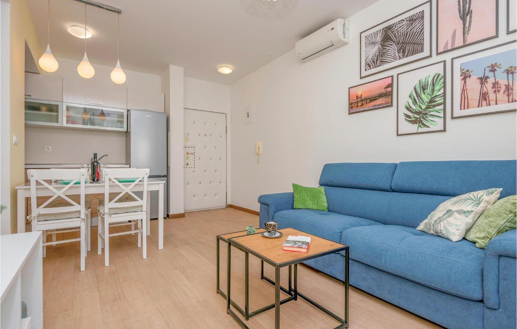 1 Bedroom Beautiful Apartment In Baška Voda Екстериор снимка